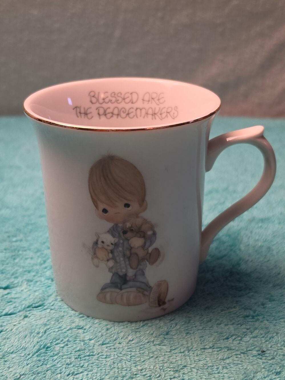 Vintage 1984 PRECIOUS MOMENTS Blessed are the Peacemakers Coffee Cup Mug BOY DOG